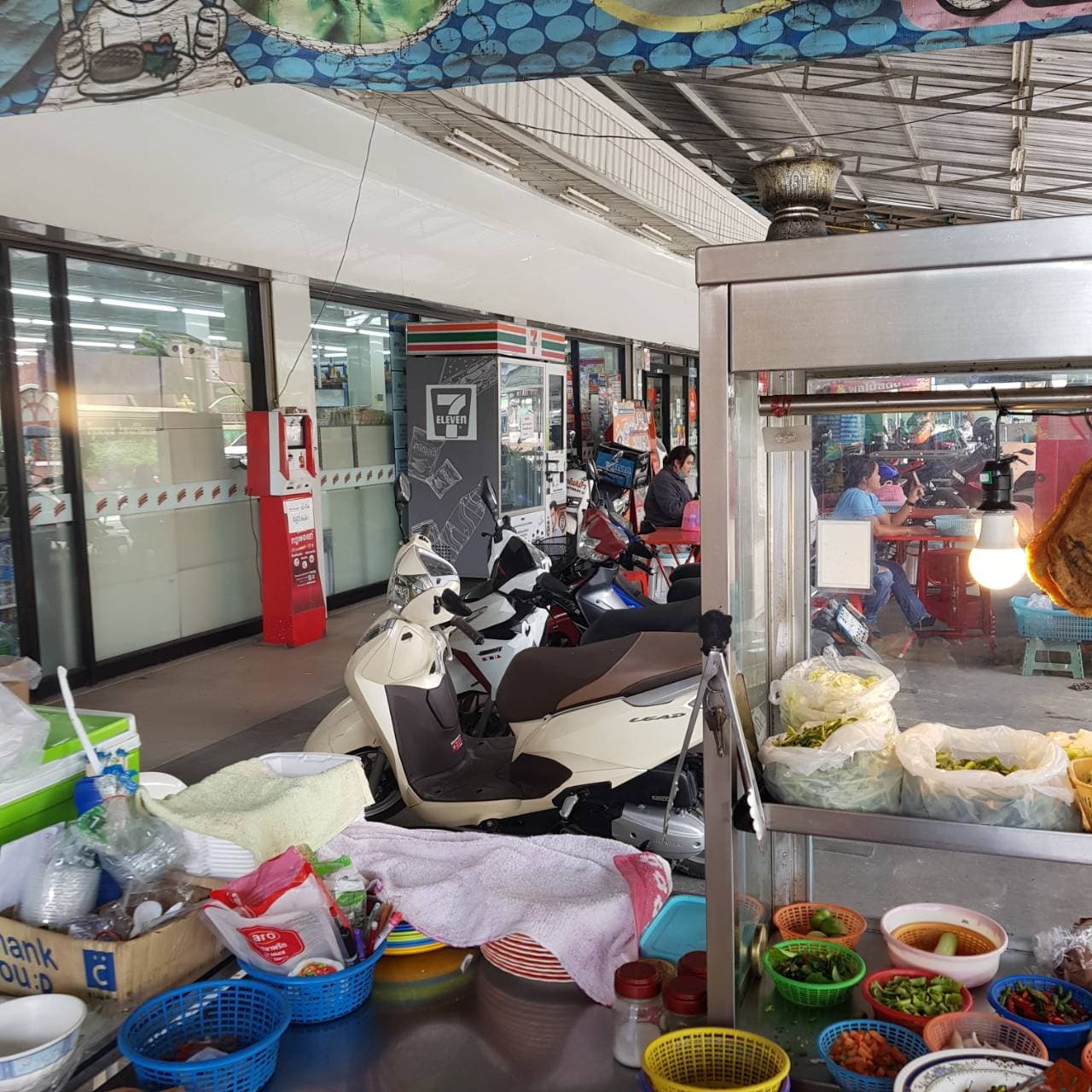 เซ้งร้านอาหารตามสั่ง ทำเลดี ขายได้ทั้งวัน ติด7/11 ติดอพาร์ทเม้น ติดโรงเรียนเทพศิรินทร์ นนทบุรี