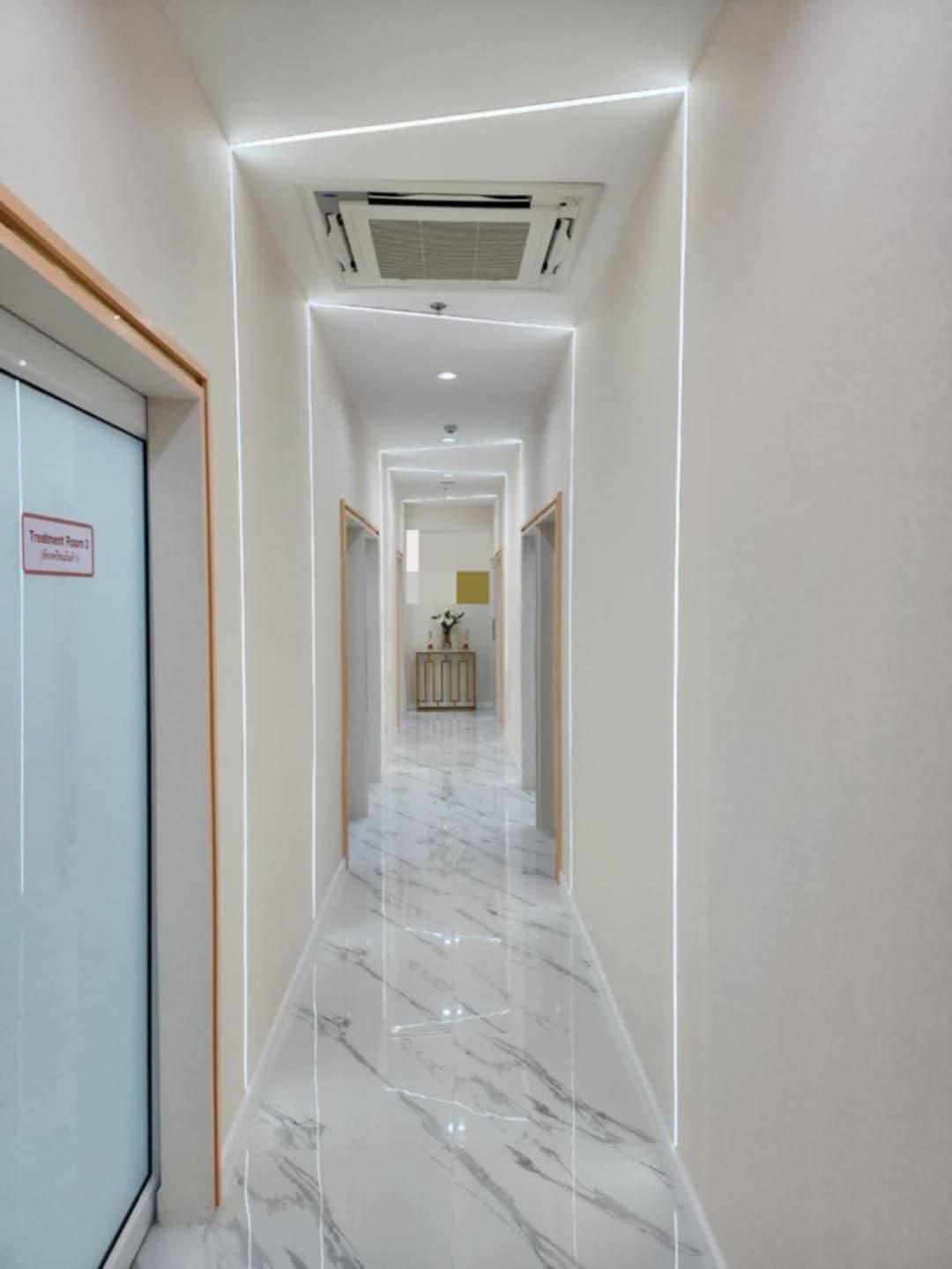 เซ้งคลินิกความงาม ในAvenue ย่านพระราม 2 ใกล้เซ็นทรัล ติดบันไดเลื่อน