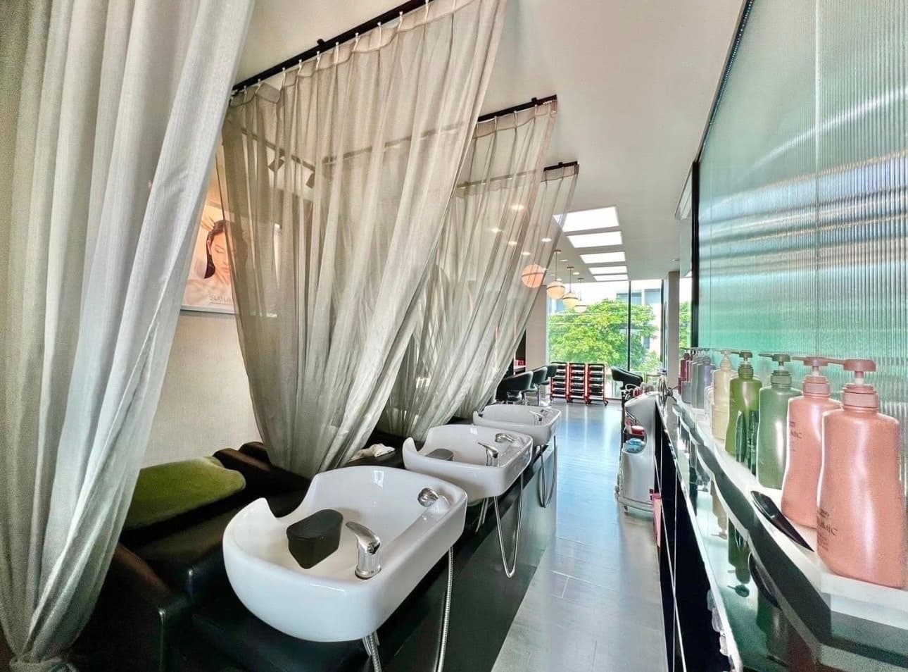 เซ้งด่วนร้านเสริมสวย สวยหรู 2ร้านในที่เดียว บางนา โครงการ Cascade ราคาถูก