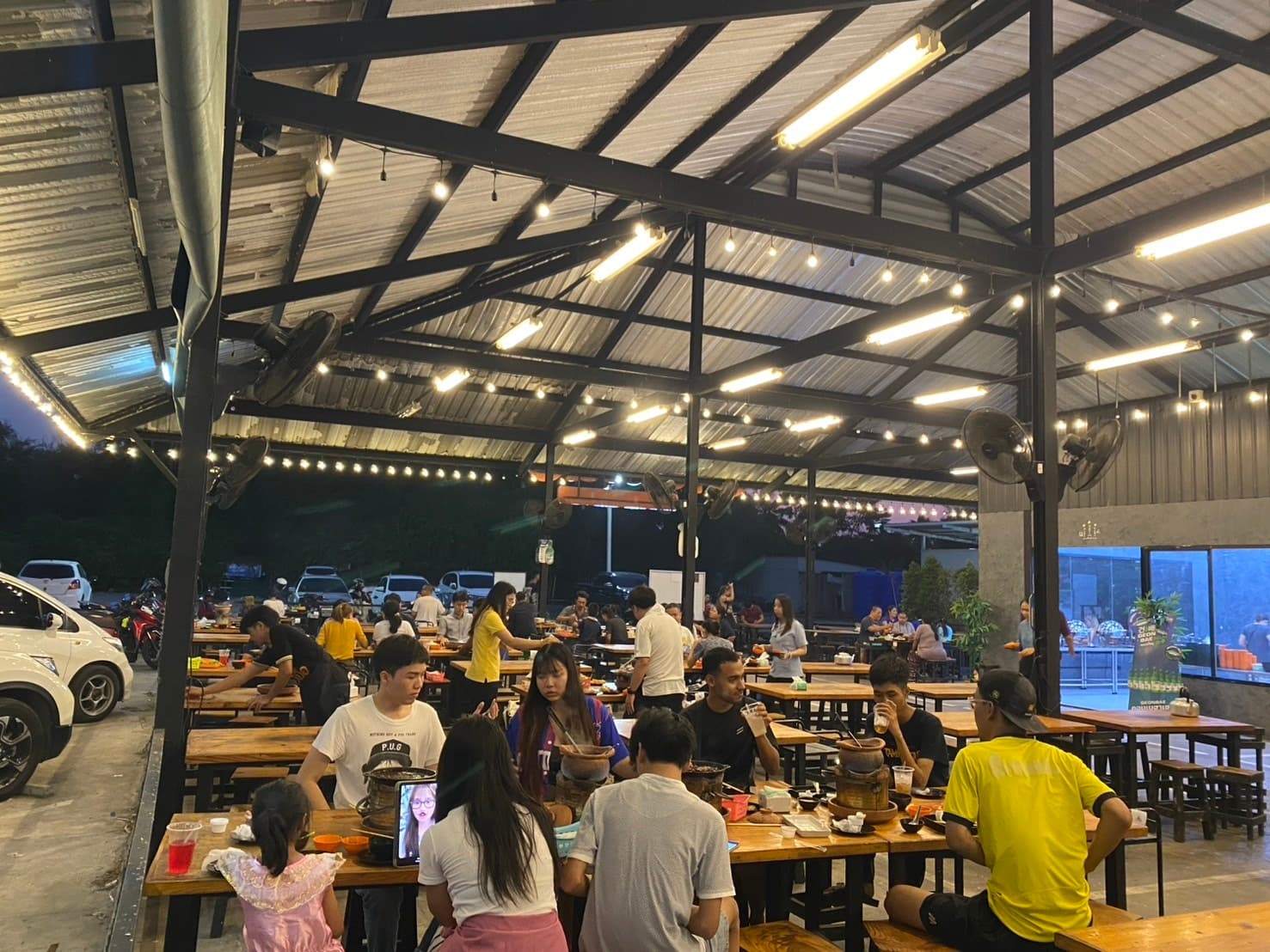 เซ้งด่วนร้านอาหารบุฟเฟ่ นนทบุรี ตลาดใหม่เรวดี หลังDIY ที่จอดรถเยอะกว่า 70 คัน