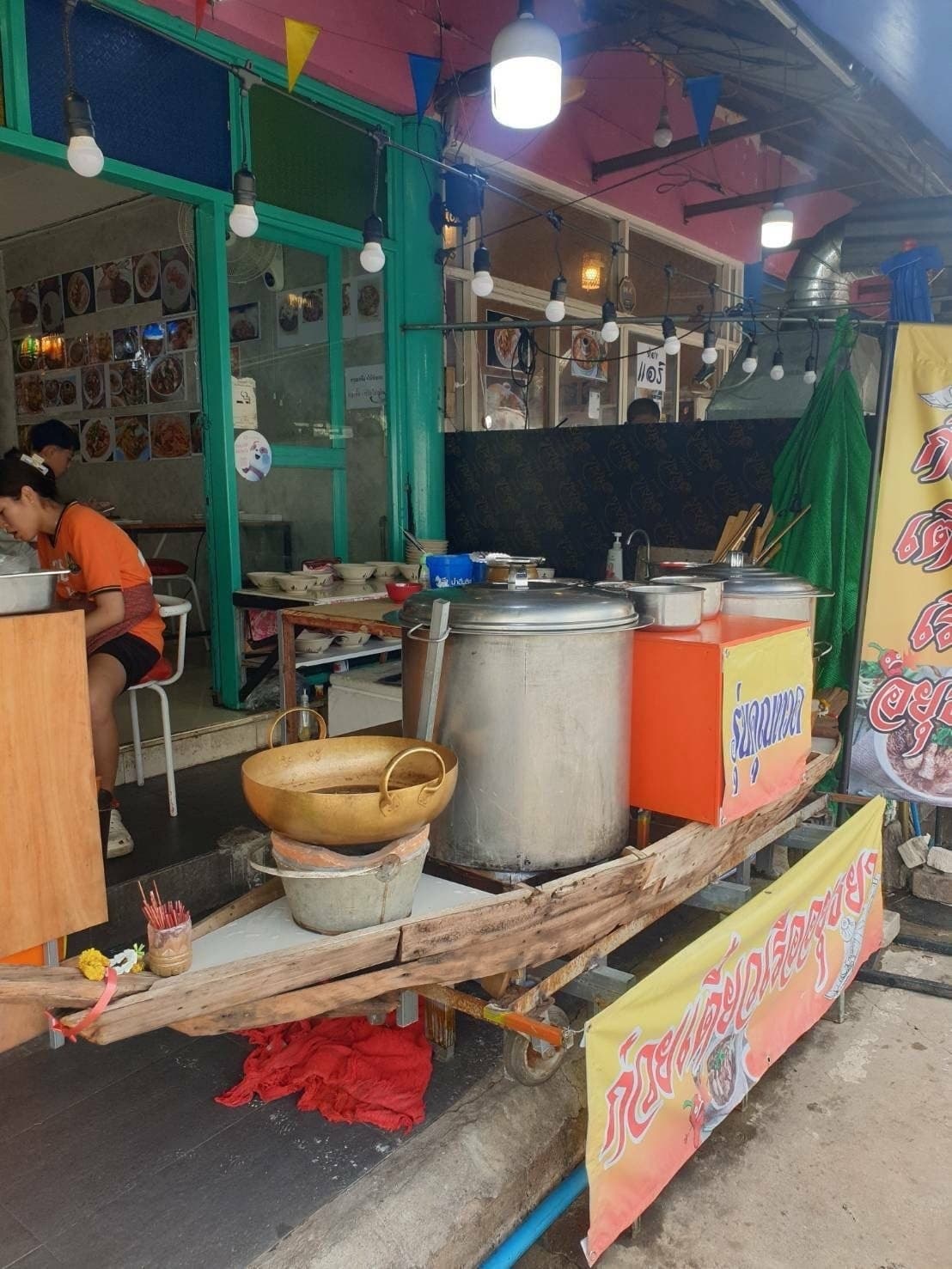ให้เช่าทั้งร้านพร้อมอุปกรณ์ ซอยแจ้งวัฒนะ 5 ศูนย์ราชการ เขตหลักสี่ ติด ร.พ.จุฬาภรณ์ DSI กรมที่ดิน