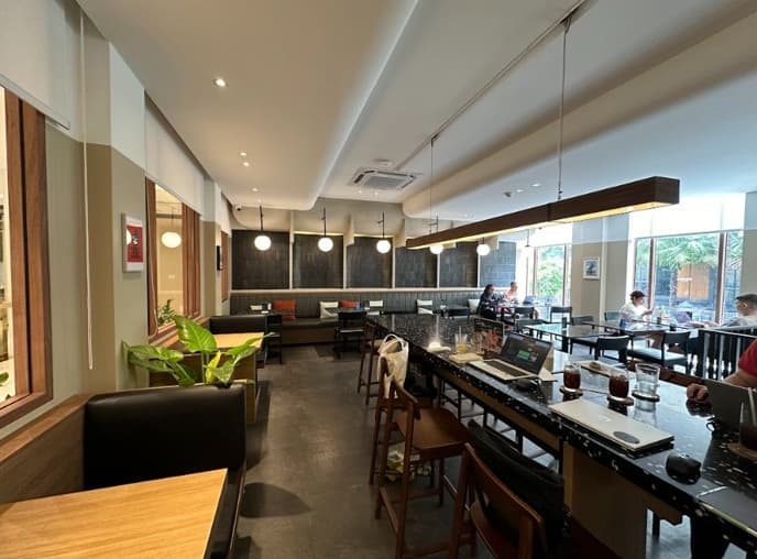 เซ้งร้านอาหารพรีเมียม หลังสวน ใกล้ BTS ชิดลม ติดถนน สไตล์ฟิวชั่นยุโรป-ญี่ปุ่น 2 ชั้น 139 ตรม.
