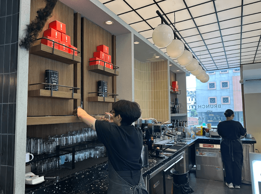 เซ้ง ร้านอาหารพรีเมียม หลังสวน ติดถนน ใกล้ BTS ชิดลม