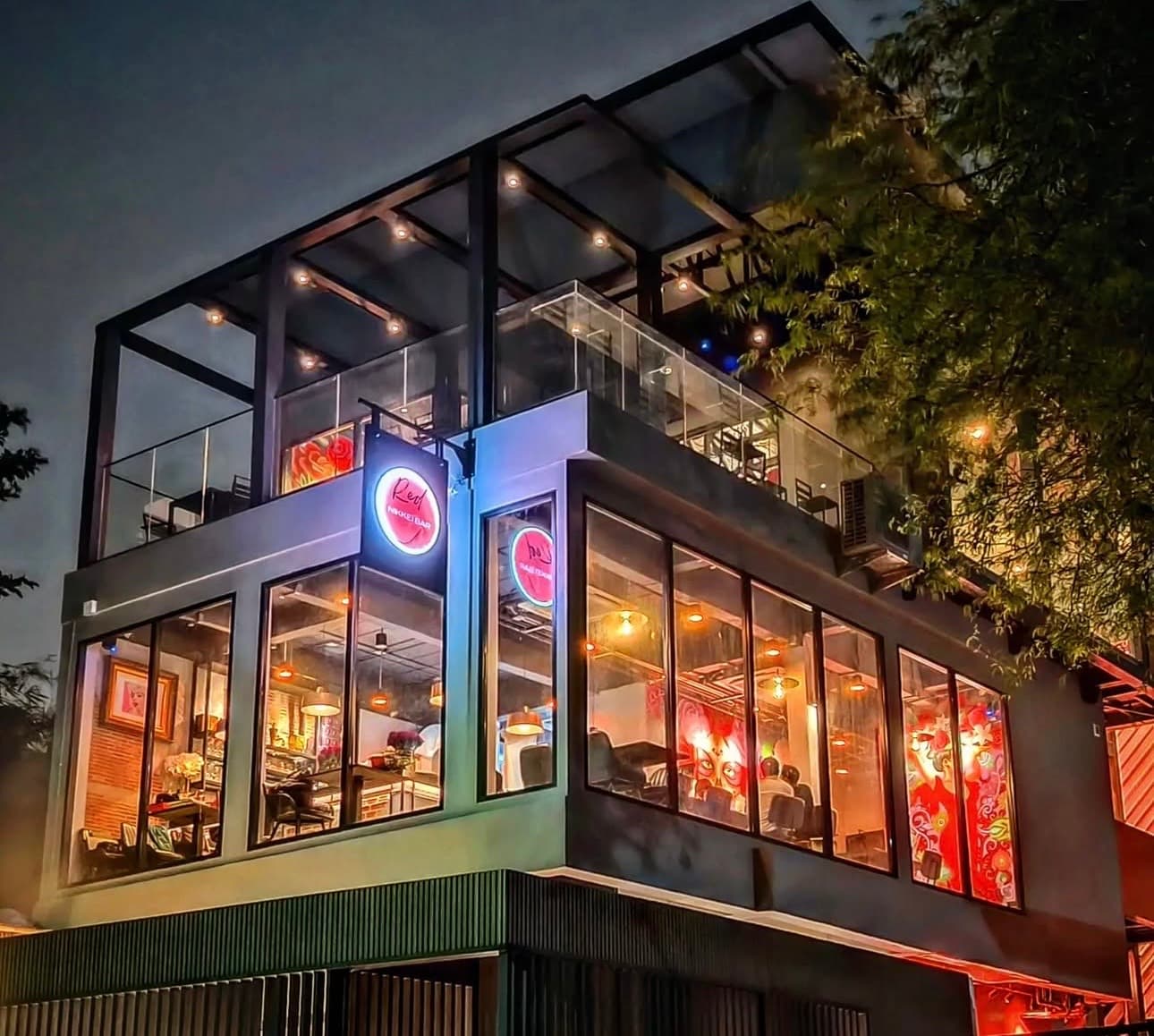 ร้านอาหาร 2 ชั้น ใจกลางกรุงเทพฯ เดิน 9 นาทีจาก BTS ทองหล่อ