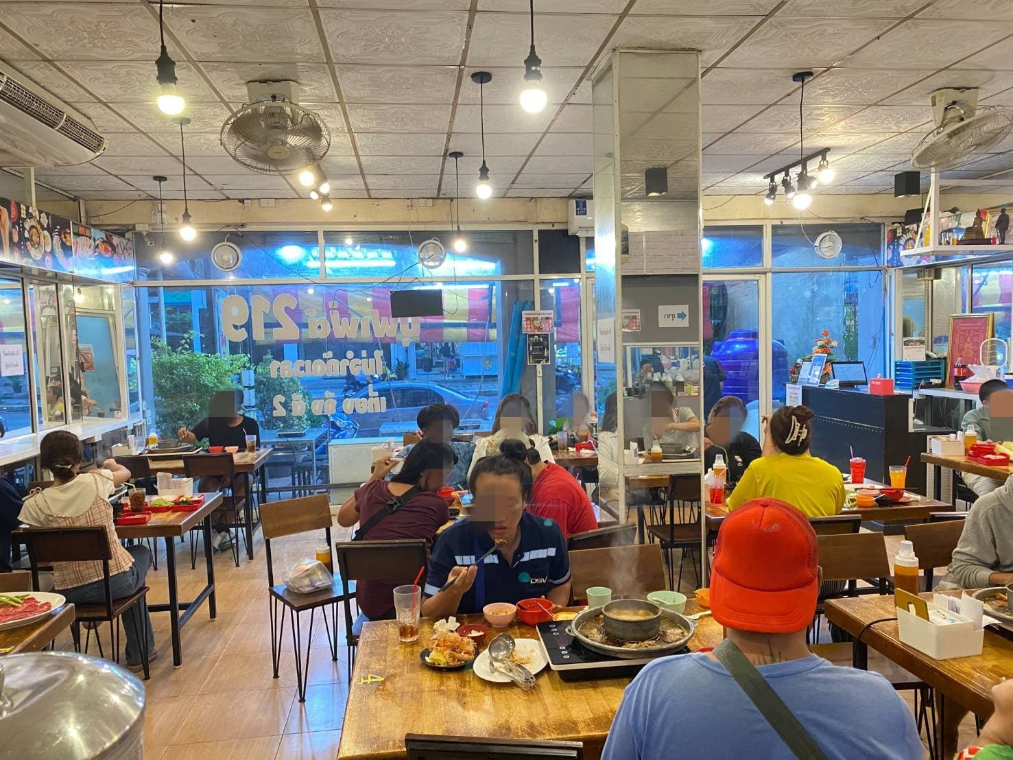 เซ้งด่วนร้านชาบู-ปิ้งย่าง พร้อมแบรนด์ ริมถนนเคหะร่มเกล้า เพียง 250,000 บ ใช้เปิดเฟรนไชน์ได้
