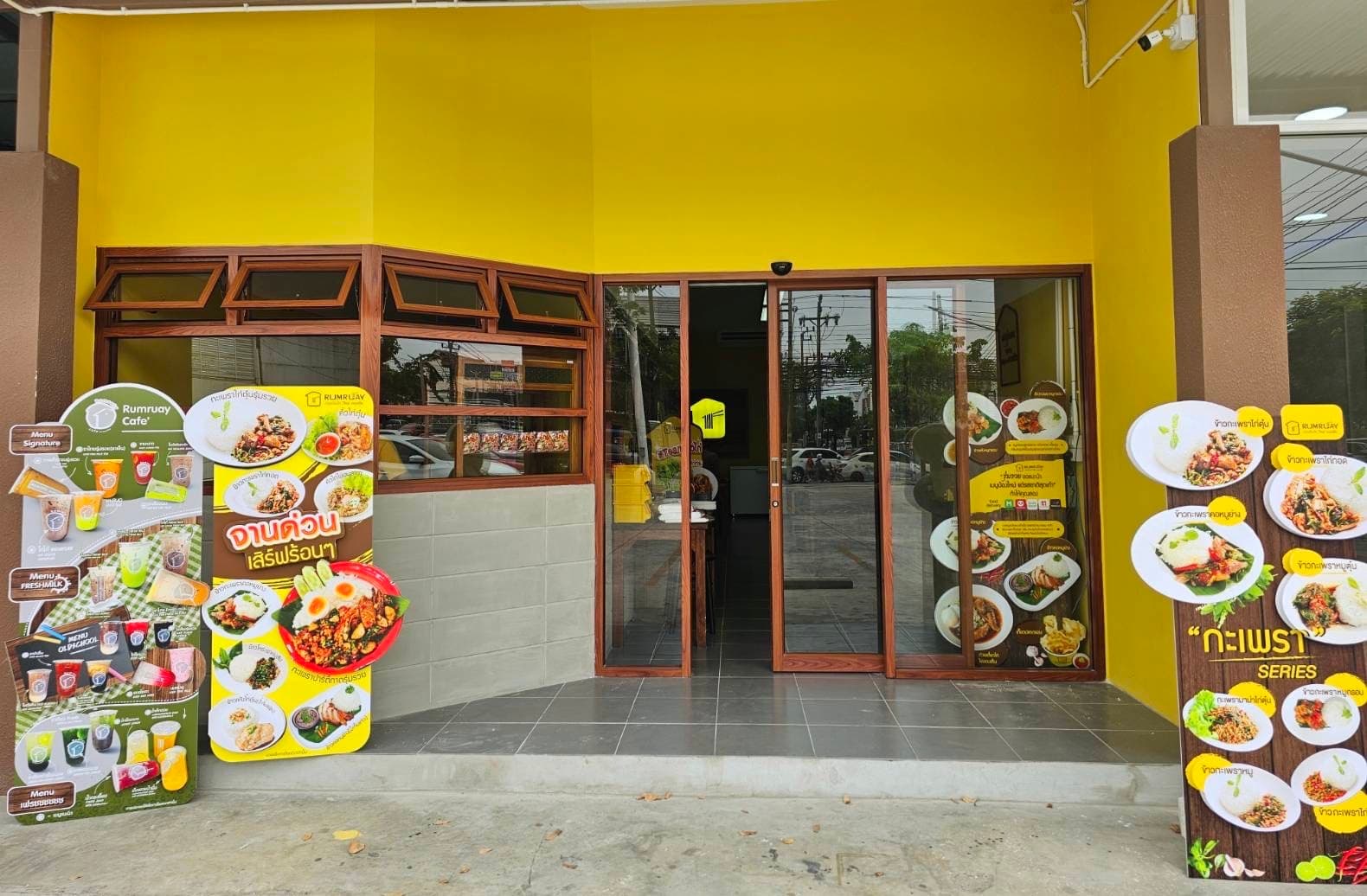 เซ้งร้านอาหาร-ก๋วยเตี๋ยวไก่ สาขาอ่อนนุช ติดถนนใหญ่ มีครัวผัด และ ครัวก๋วยเตี๋ยวแยก