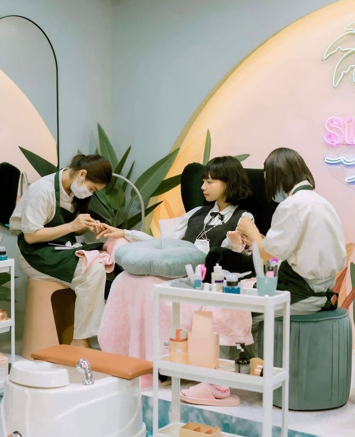 เซ้งร้านเสริมสวยแบบครบวงจร ต่อขนตา-ทำเล็บ-สปามือเท้า-แว็กซ์ เชียงใหม่