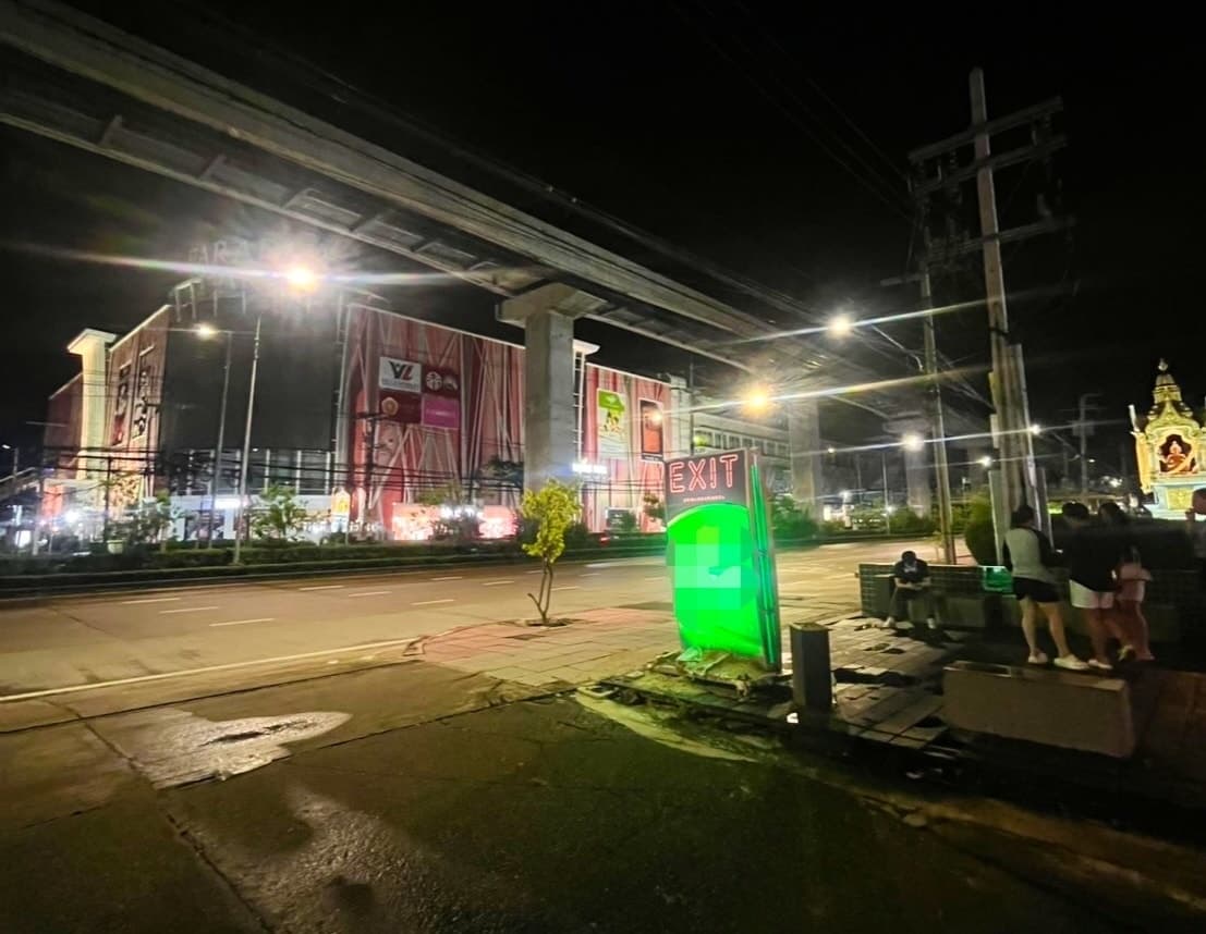 เซ้งบาร์ร้านอาหาร ดนตรีสด ติดถนนศรีนครินทร์ ตรงข้ามซีคอน สแควร์ Paradise Park ใกล้สถานีรถไฟฟ้า