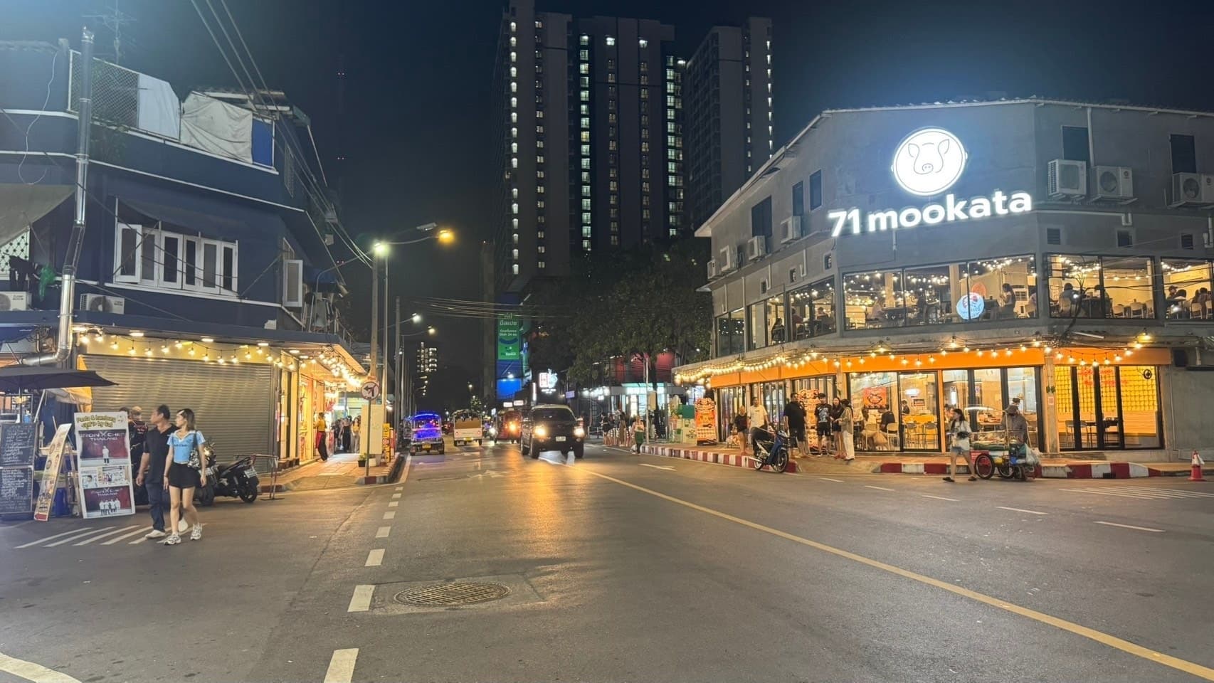 ปล่อยเช่า 3ห้อง บรรทัดทอง จุฬาซ.16 ติดถนนคนเดิน ปากซอยเป็น ร้านหนึ่งนมนัว