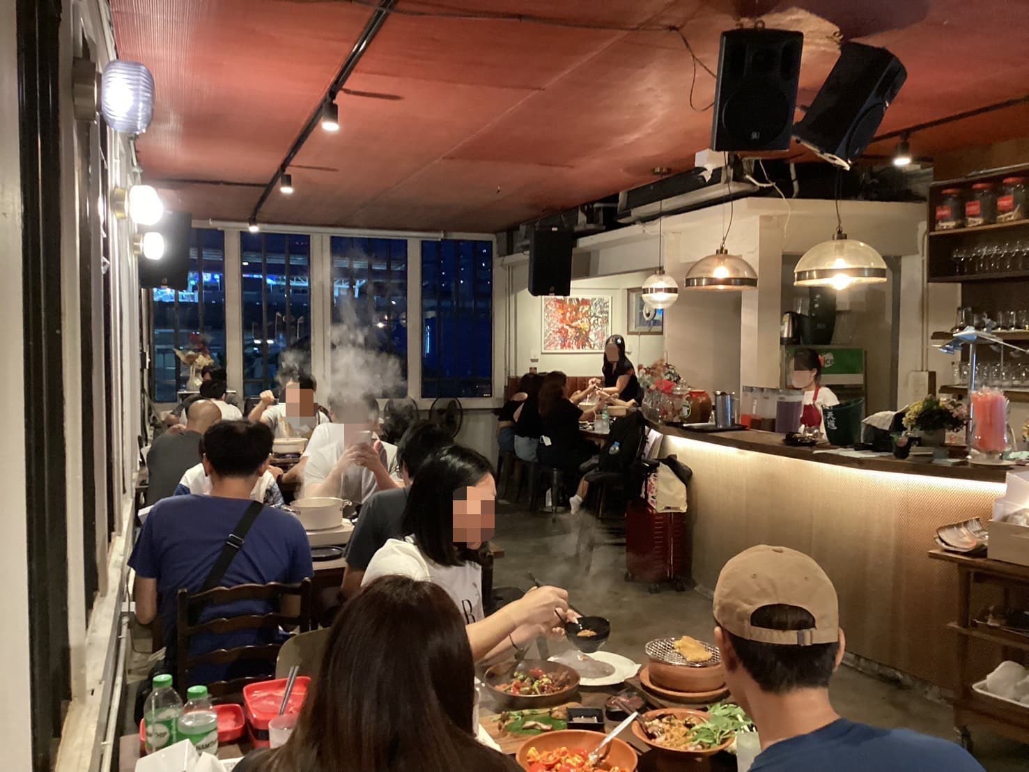 เซ้งร้านอาหาร Rooftop พญาไท อารีย์ซอย1 ตึก A One Ari ค่าเช่าถูกมาก วิวเห็นรถไฟฟ้า