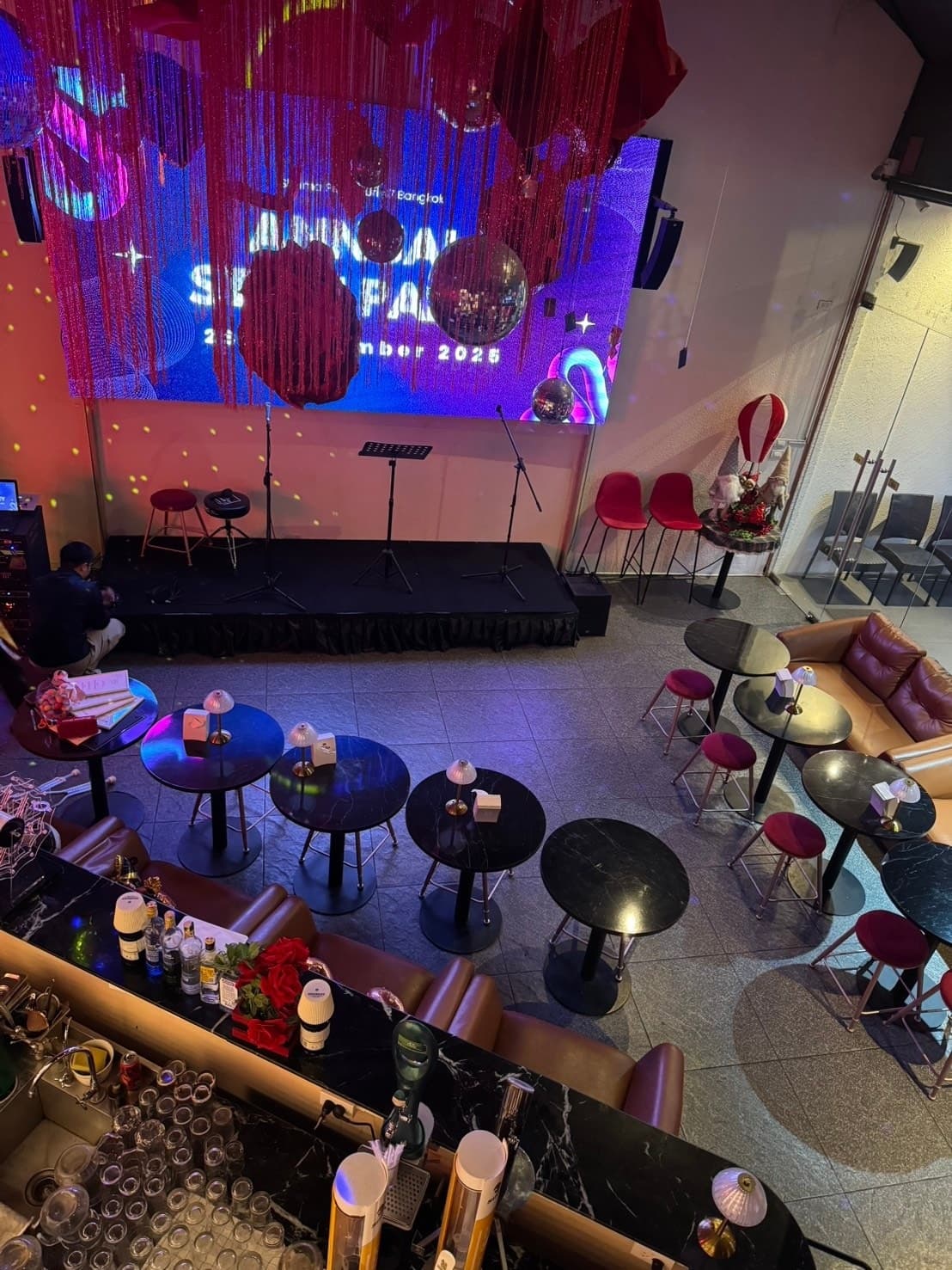เซ้งร้าน โซน RCA พระราม9 สามารถทำเป็นบาร์ คาราโอเกะ เลาจ์ บาร์โฮส ร้านอาหาร คาเฟ่