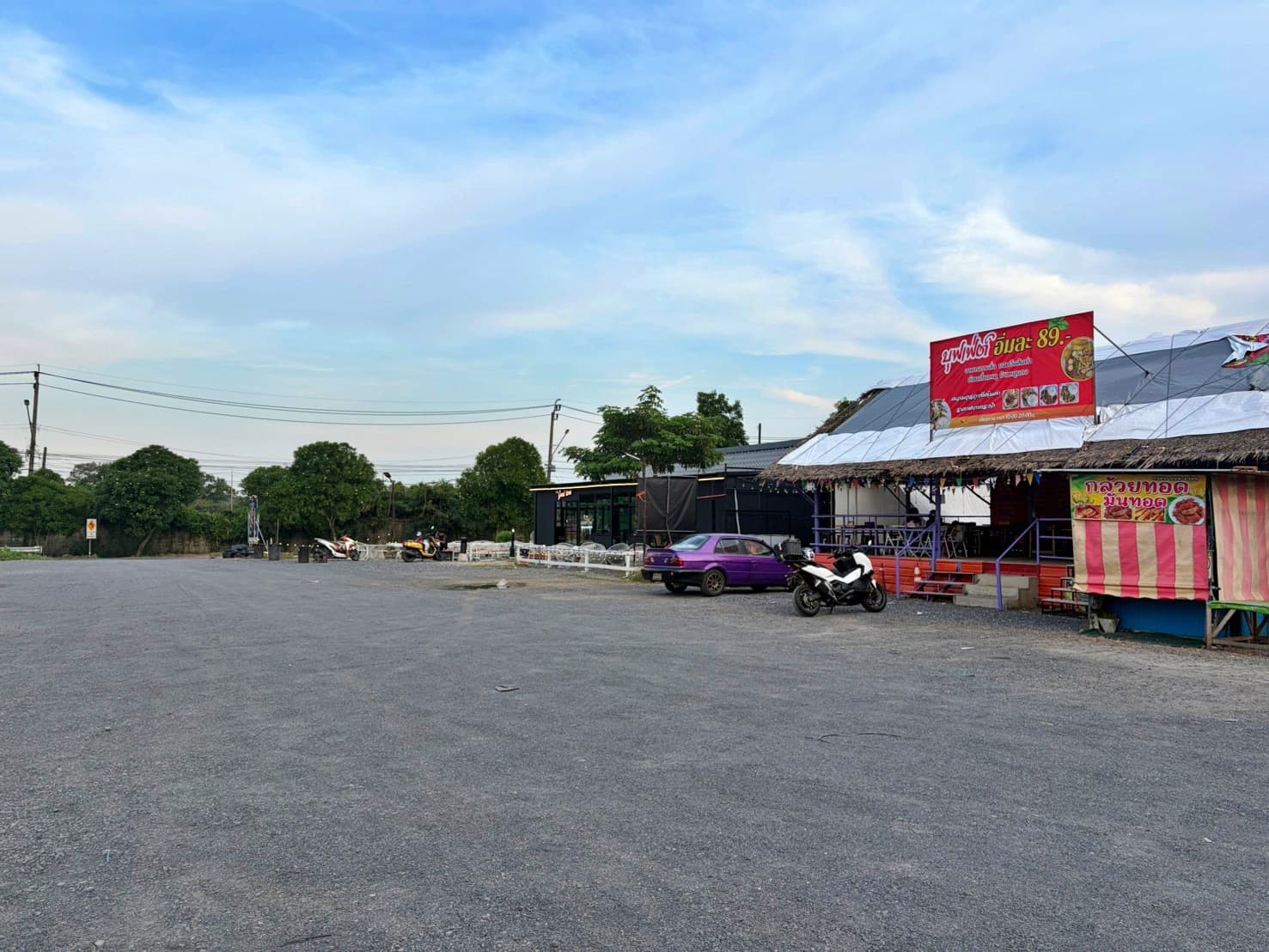 เซ้งด่วนร้านอาหาร ถนนพระยาสุเรนทร์ คลองสามวา ที่จอดเยอะมาก มีห้องพัก