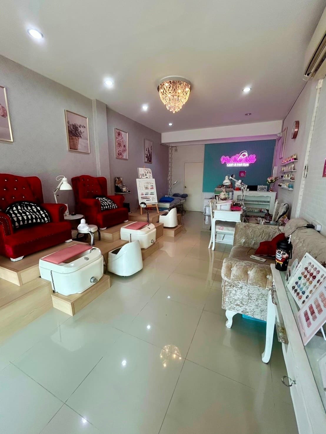 เซ้งร้านทำเล็บ ลาดพร้าว โชคชัย 4 หน้าร้านเด่นมาก ติดร้านนวดชื่อดัง