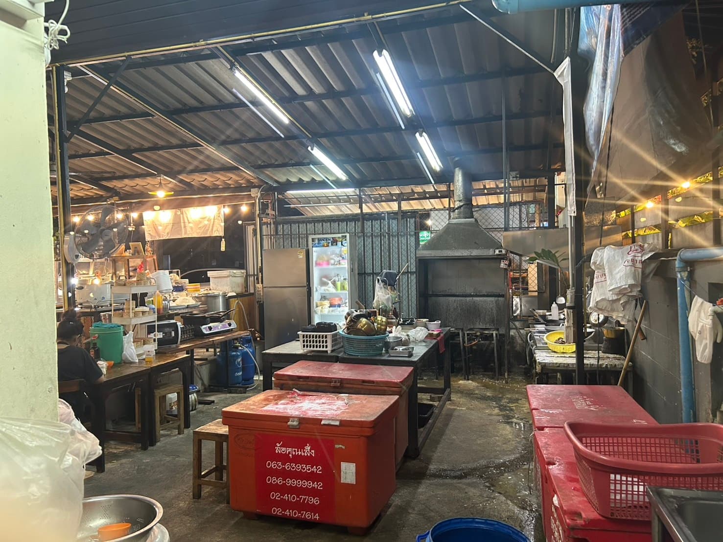 เซ้งร้านอาหารอีสาน-ก๋วยเตี๋ยว ย่านพรานนกตัดใหม่ จรัญสนิทวงศ์ มีบริษัทเยอะใกล้ร้าน