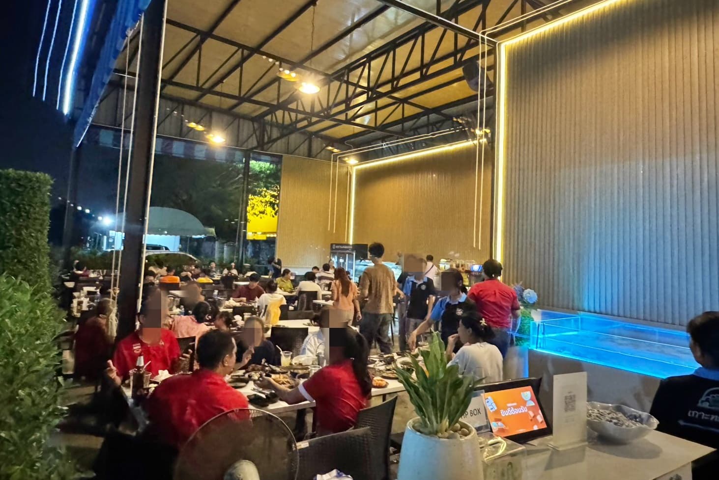 เซ้งกิจการบุฟเฟ่ต์ ติดตลาดนำชัย ลาดกระบัง แม็คโค โรบินสัน ให้พร้อมสูตรอาหาร เข้าบริหารต่อได้เลย