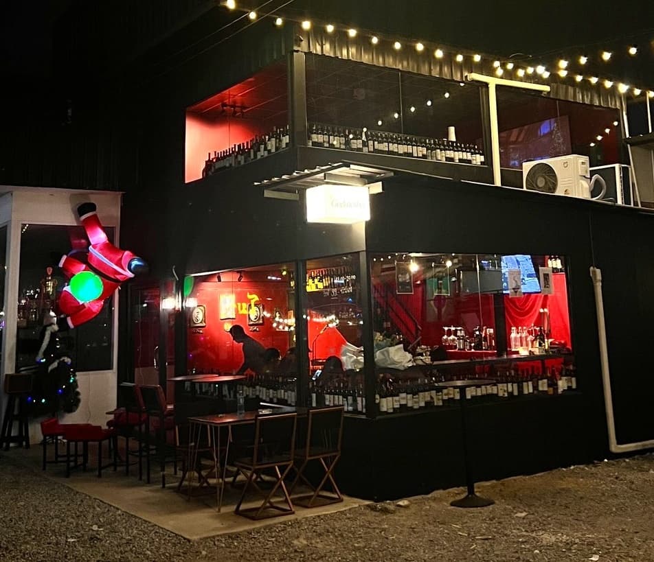 เซ้งด่วน ร้านเหล้า-ร้านอาหาร ในตลาดลุงช้าง คลองสาม ค่าเช่าถูกๆ 6,000 บ มีที่จอดรถ 50 คัน