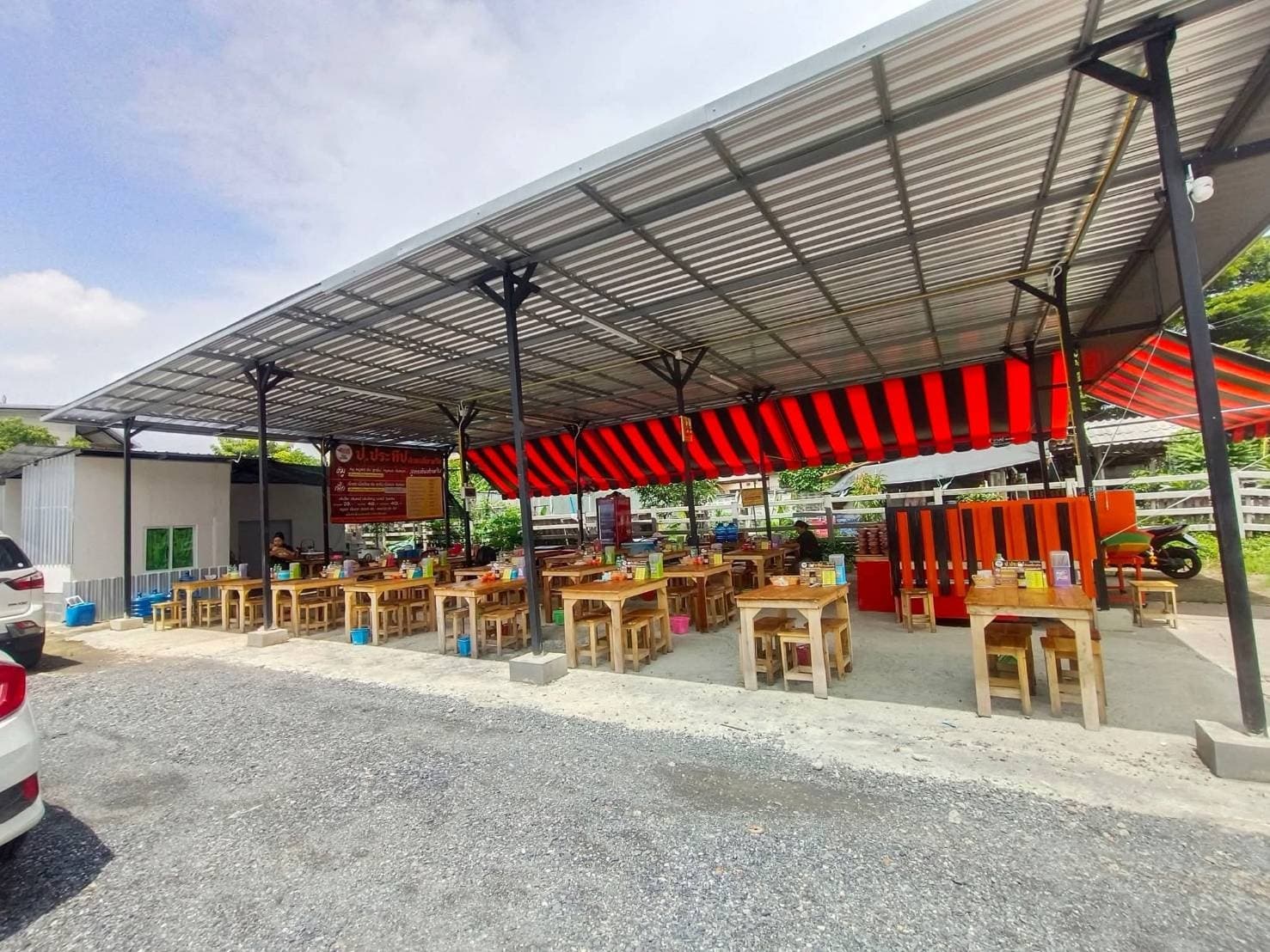 เซ้งโครงสร้าง ร้านก๋วยเตี๋ยว ป.ประทีป สาขาวิภาวดี 60 มีลูกค้าประจำแน่น อยู่หลังสโมสรตำรวจ